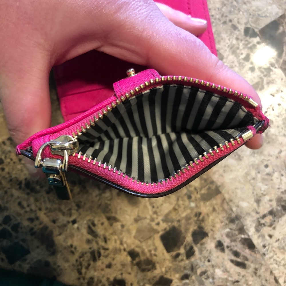 Kate Spade ♠️ Hot Pink Wallet - Like New!!! - Picture 5 of 5